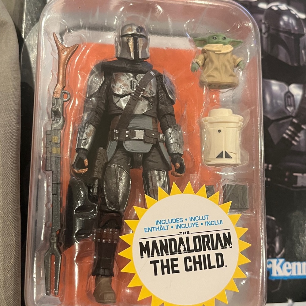 Star Wars Vintage Mandalorian Din Djarin Action Figure Set NIB - Picture 8 of 11